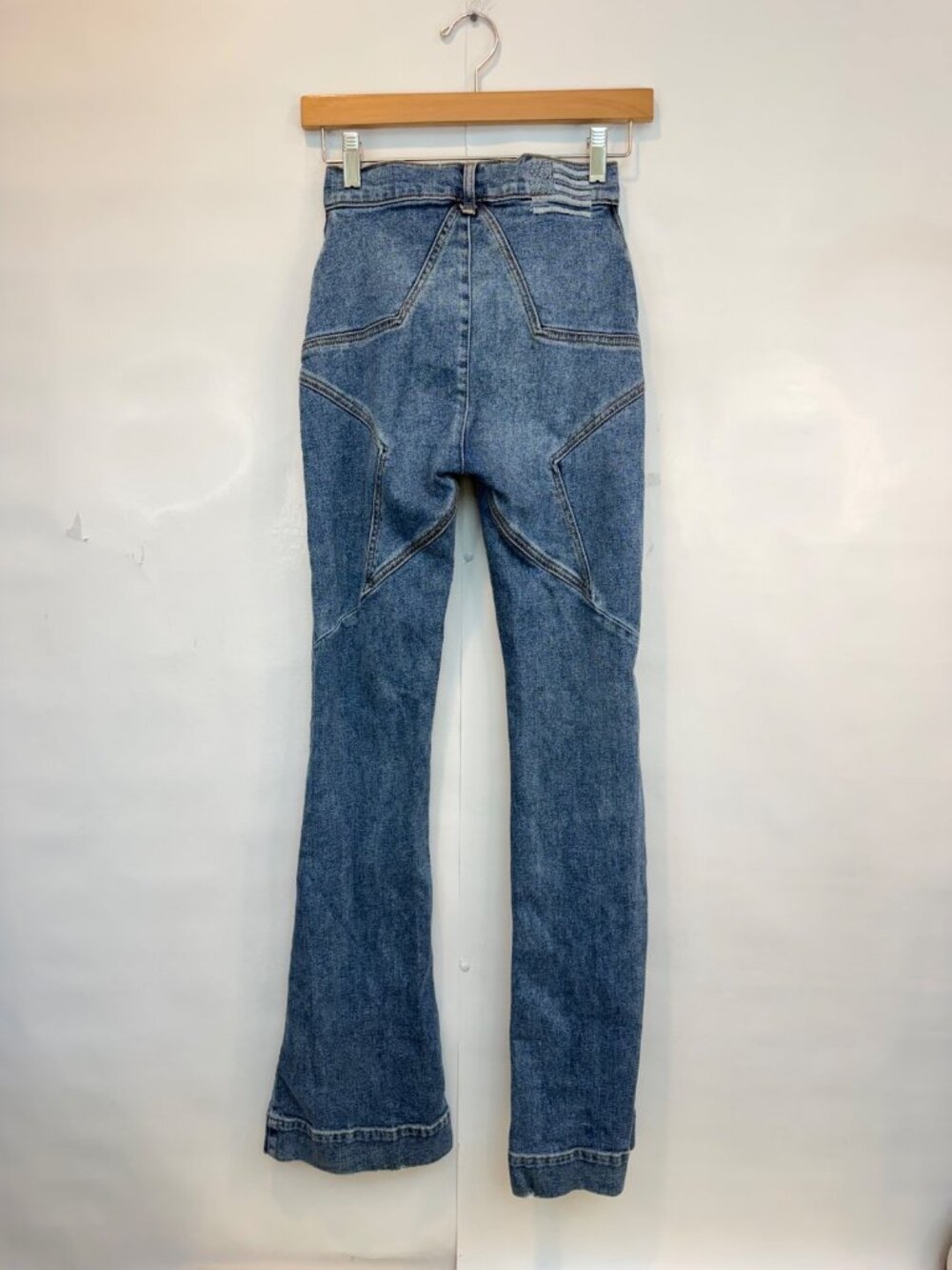 Device Women's Venus Flare Jeans Star Dark Wash Size 25 Front Pleat High Rise - Picture 4 of 9